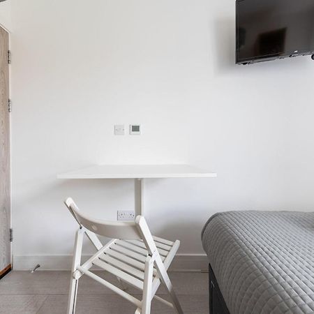 Functional Budget Stay With Wi-Fi And Laundry Facilities Near Tube Station London Ngoại thất bức ảnh